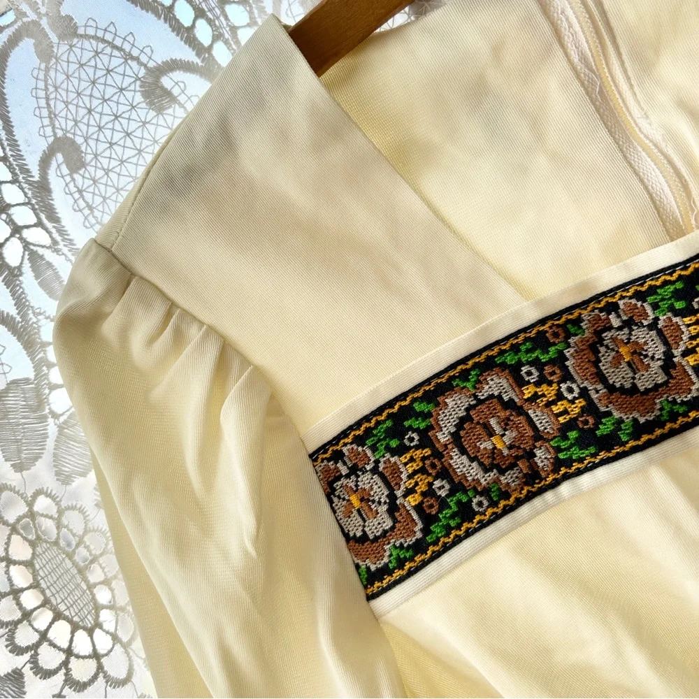 70s Vtg Handmade Embroidered Square Neck Boho Peasant Top Small Womens
